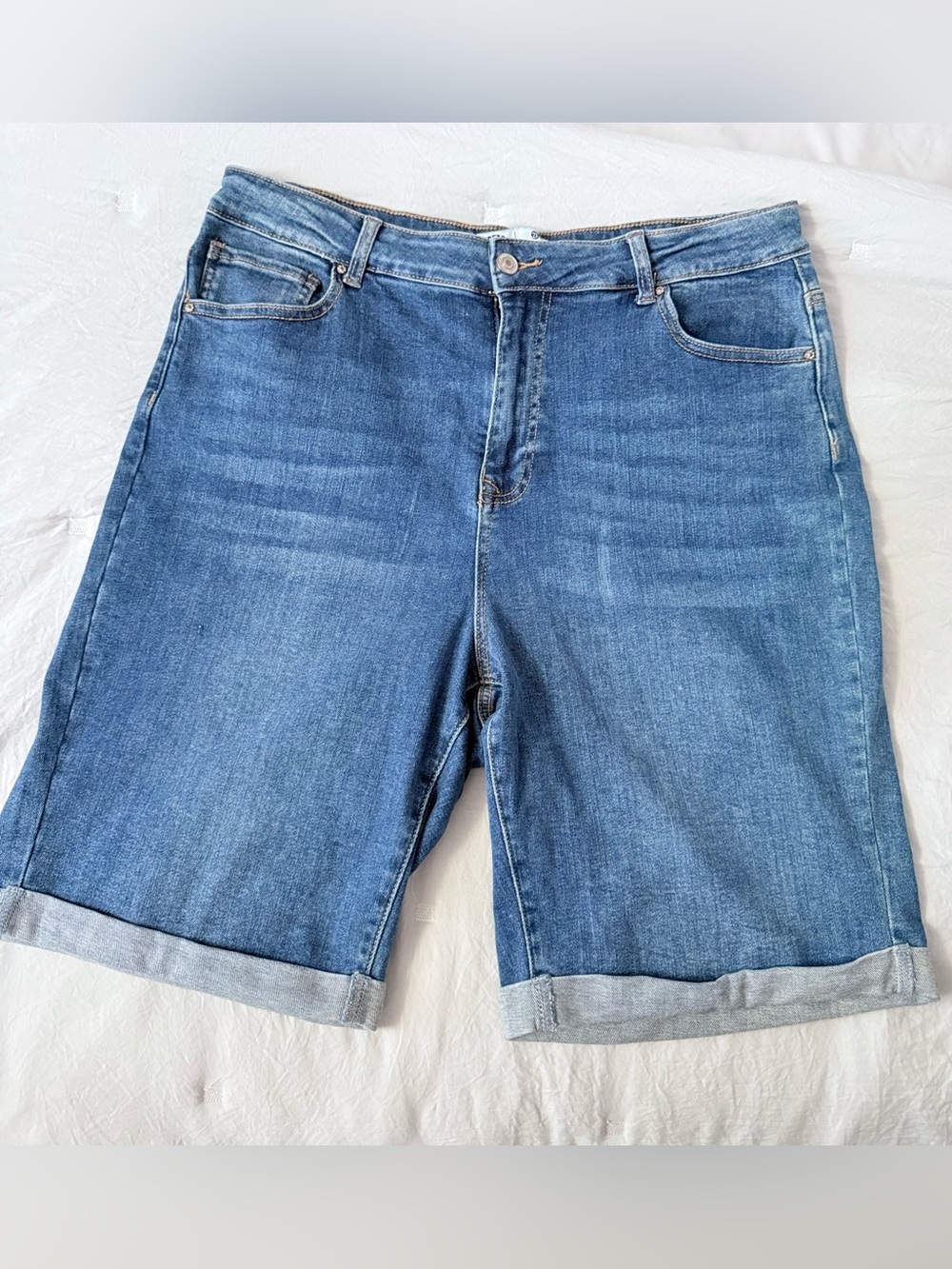 Women’s Denim Bermuda Shorts Cuffed Hem Mid Rise